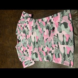 Scrub t shirt